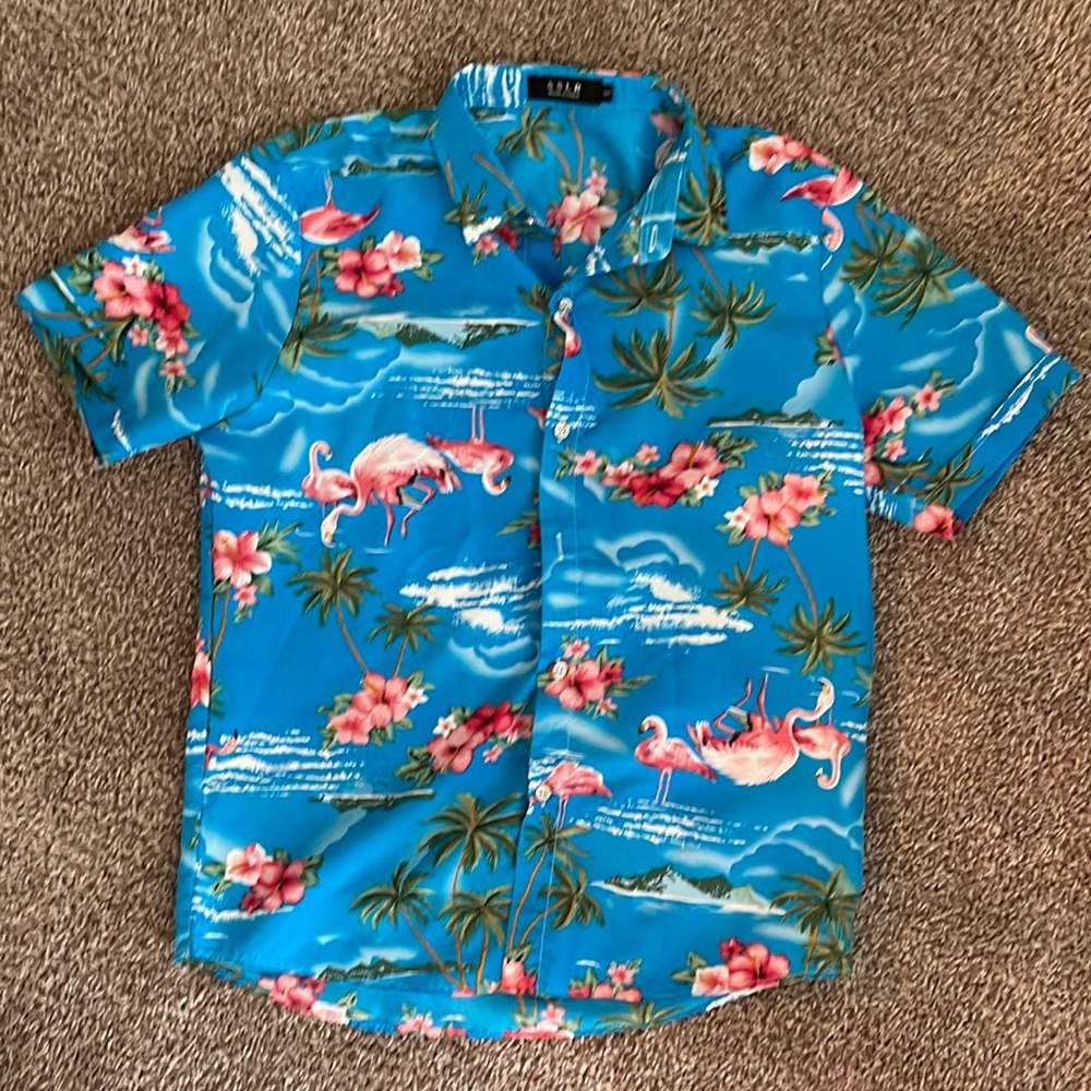 Mens size small short sleeved button up